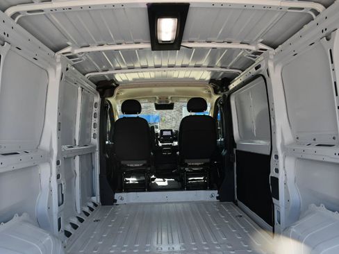 Used 2026 RAM ProMaster 2500 w/ Convenience Group FWD image 9