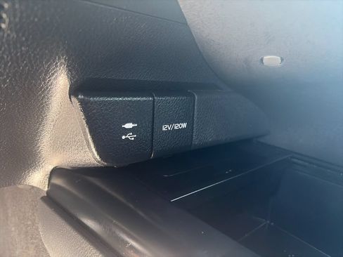 Used 2018 Toyota Camry XSE FWD image 39