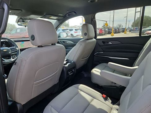 Used 2024 Chevrolet Traverse LT FWD image 18