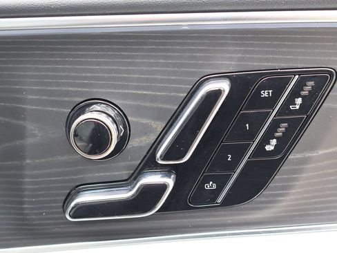 Used 2025 Cadillac Lyriq Luxury RWD image 42