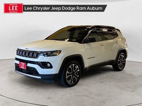 Used 2023 Jeep Compass Limited image 1