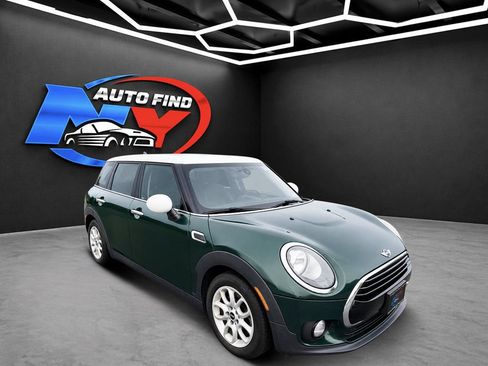 Used 2017 MINI Cooper Clubman FWD image 2