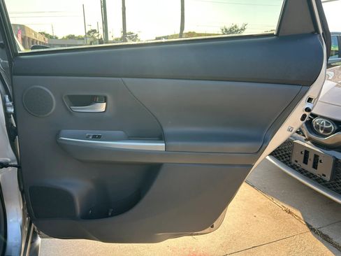 Used 2012 Toyota Prius V Five FWD image 18