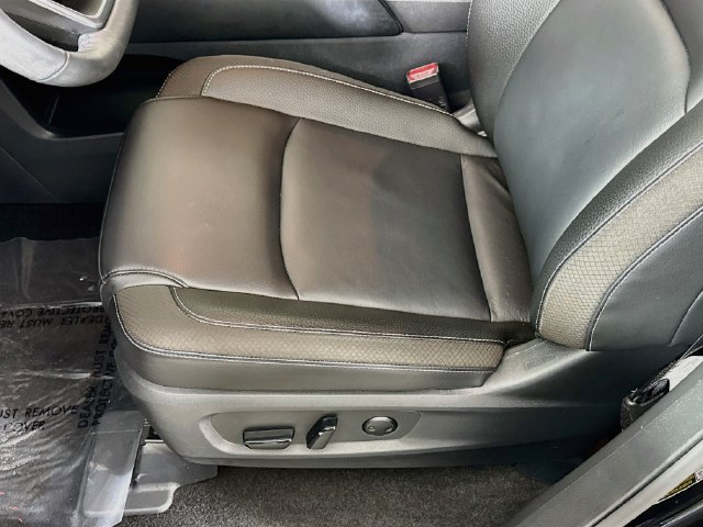 Used 2025 Nissan Pathfinder SL AWD/4WD image 19