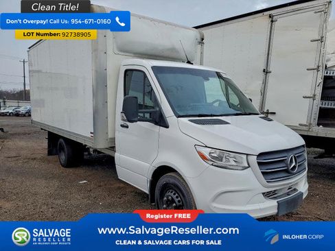 Used 2023 Mercedes-Benz Sprinter 4500 image 5