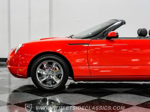 Used 2002 Ford Thunderbird image 21