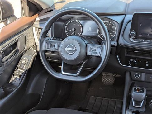 Used 2023 Nissan Rogue S image 15