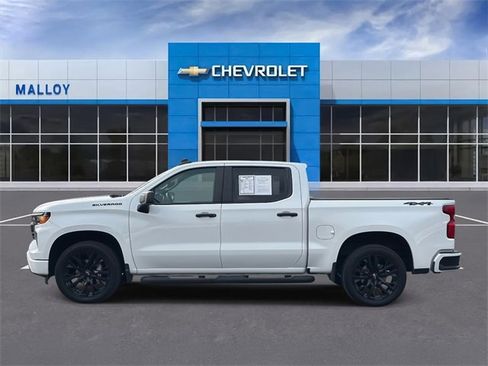 Used 2023 Chevrolet Silverado 1500 Custom image 5