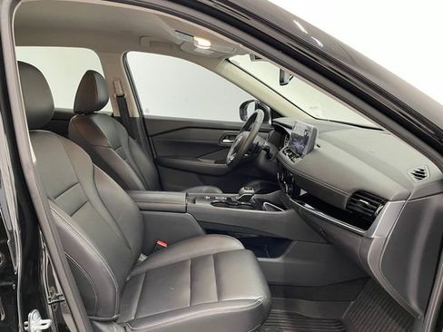 Used 2024 Nissan Rogue SL image 16