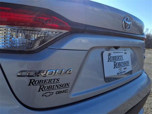 Used 2022 Toyota Corolla LE image 90