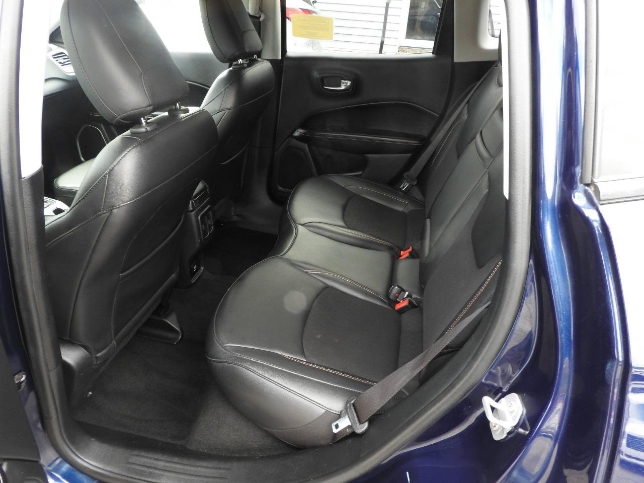 Used 2020 Jeep Compass Latitude w/ Cold Weather Group AWD/4WD image 10