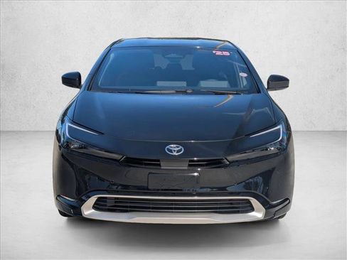 Used 2025 Toyota Prius Plug-In Hybrid image 2