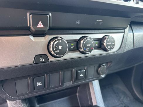 Used 2022 Toyota Tacoma SR RWD image 25