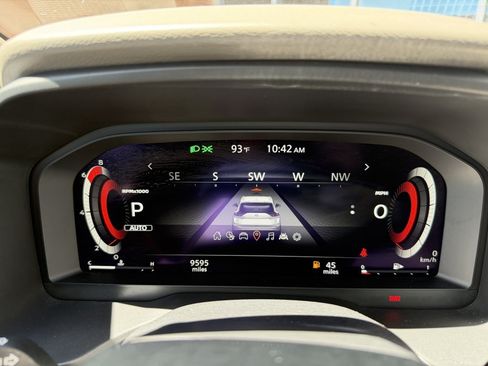 Used 2025 Nissan Rogue SL w/ SL Premium Package AWD/4WD image 18
