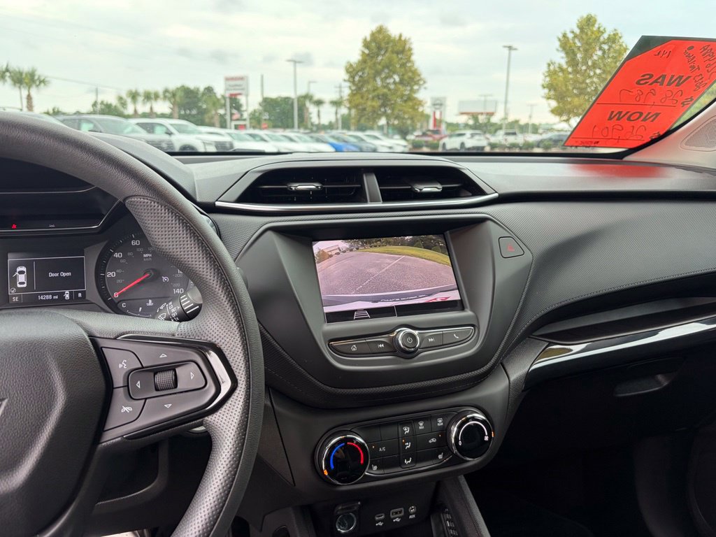 Used 2023 Chevrolet TrailBlazer LT FWD image 22