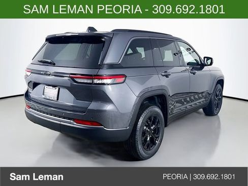 New 2026 Jeep Grand Cherokee Altitude image 7