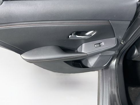 Used 2024 Nissan Sentra SR w/ SR Premium Package image 25