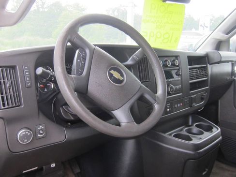Used 2019 Chevrolet Express 3500 LT w/ LT Preferred Equipment Group image 7