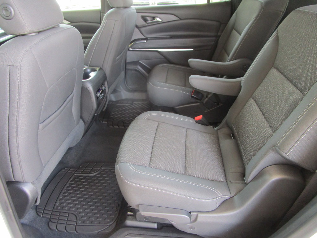Used 2025 Chevrolet Traverse LT FWD image 17