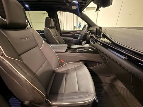 Used 2023 Cadillac Escalade Sport w/ LPO, ONYX Package AWD/4WD image 34