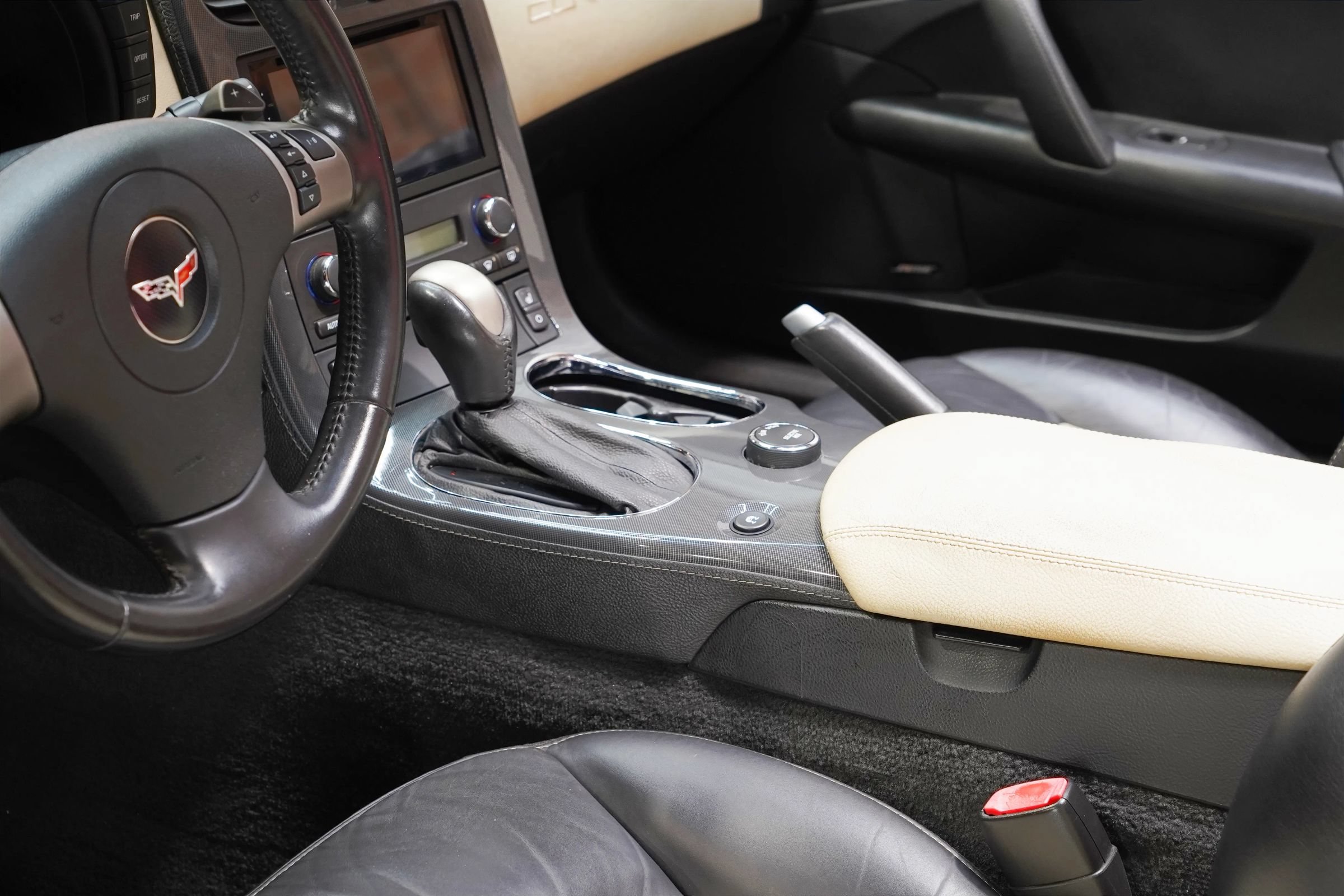 Used 2008 Chevrolet Corvette Convertible w/ Preferred Equipment Group RWD image 42