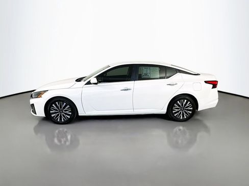 Used 2023 Nissan Altima 2.5 SV FWD image 4