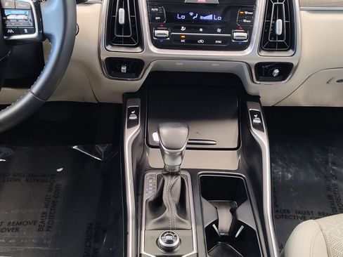 Used 2023 Kia Sorento EX w/ Panoramic Sunroof Package FWD image 24