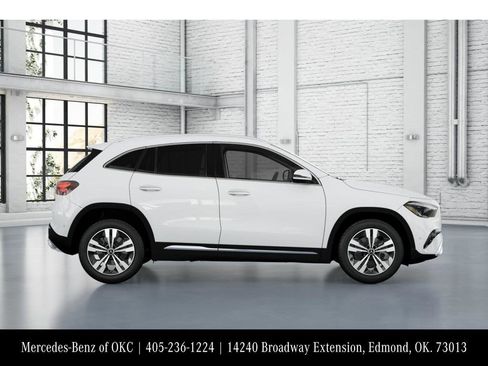 New 2026 Mercedes-Benz GLA 250 image 2