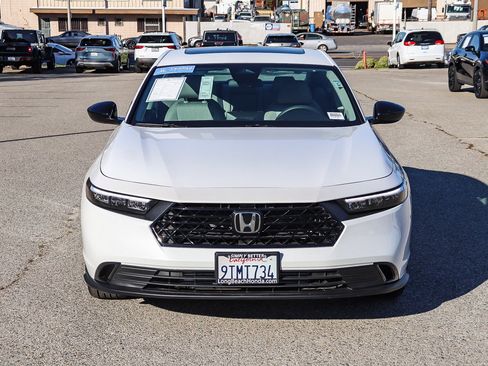 Certified 2025 Honda Accord SE image 2