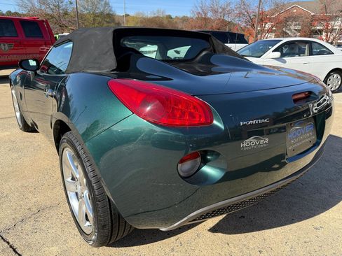 Used 2006 Pontiac Solstice Convertible w/ Premium Package RWD image 3