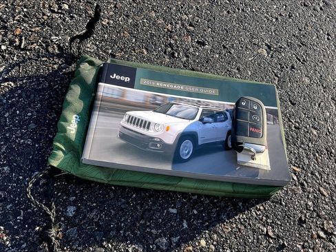 Used 2019 Jeep Renegade Limited w/ UConnect 8.4 Nav Group image 10