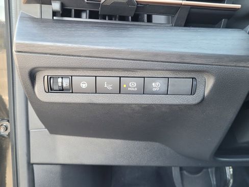 Used 2024 Nissan Ariya AWD image 24