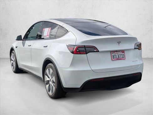 Used 2021 Tesla Model Y Long Range image 8