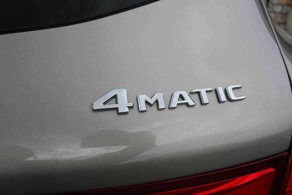 Used 2019 Mercedes-Benz GLC 300 4MATIC image 8
