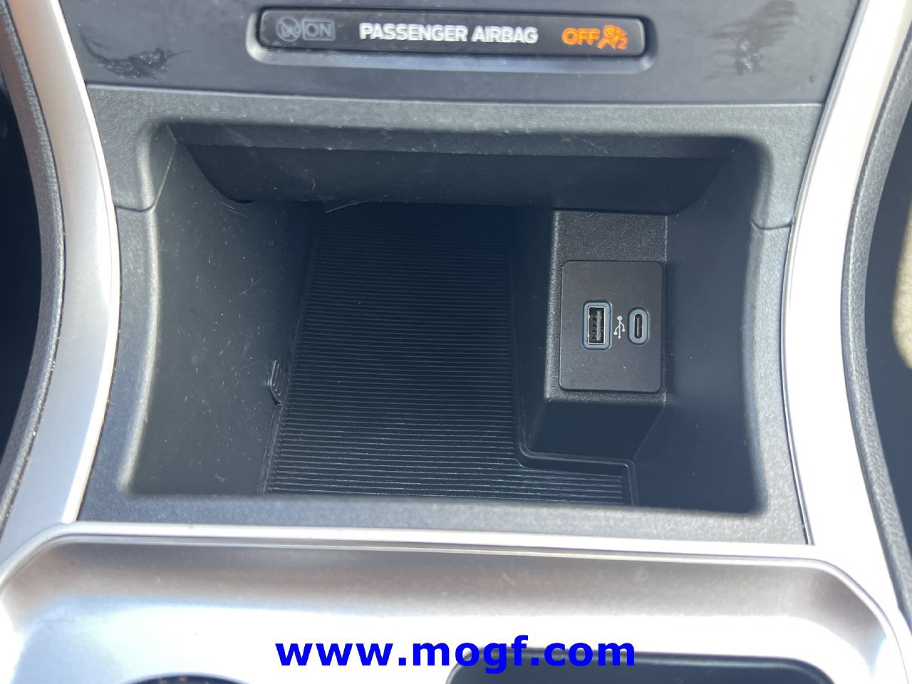 Used 2024 Ford Edge SEL AWD/4WD image 10