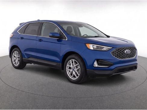 Certified 2023 Ford Edge SEL w/ Convenience Package AWD/4WD image 2
