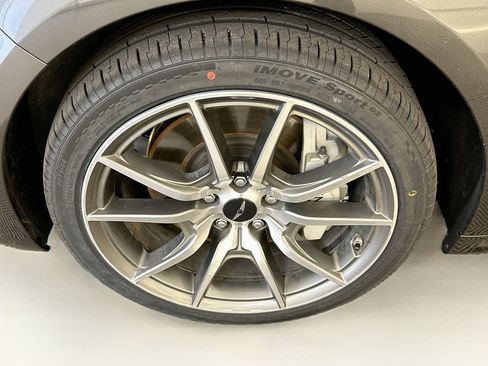 Used 2025 Genesis G70 2.5T AWD/4WD image 11