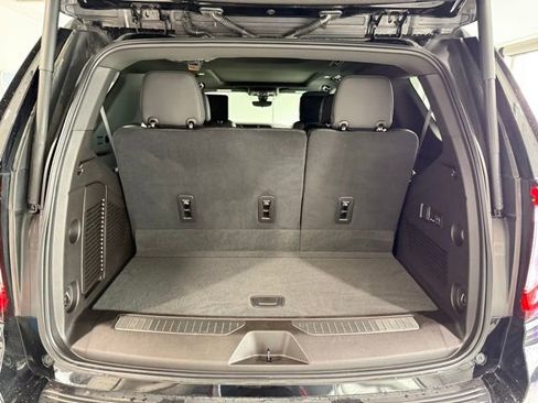 Used 2021 GMC Yukon Denali w/ Denali Premium Package image 8