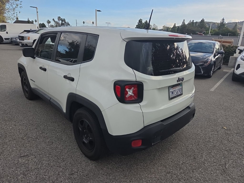 Used 2015 Jeep Renegade Sport w/ Power & Air Group FWD image 3