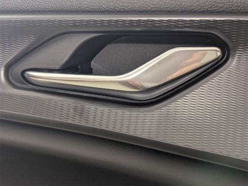 New 2025 Jeep Grand Cherokee Altitude image 15