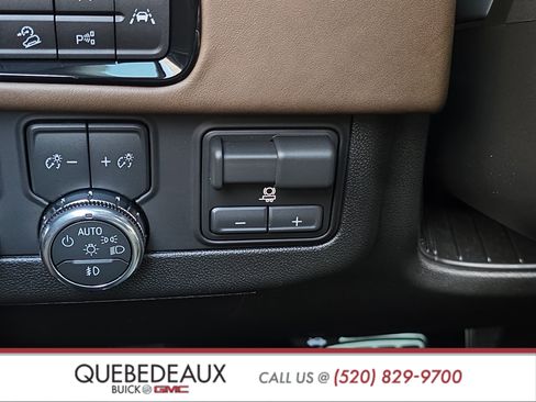 Used 2025 GMC Yukon Denali Ultimate image 34