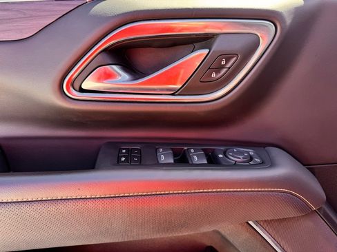 Used 2024 GMC Yukon XL SLT image 41