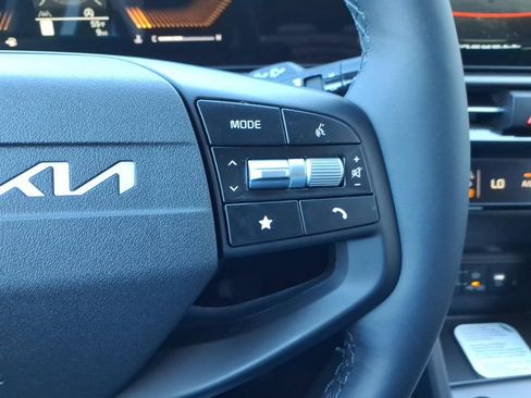 New 2026 Kia Sportage EX FWD image 21