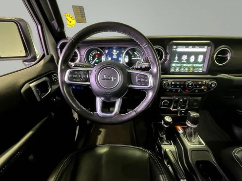 Used 2022 Jeep Wrangler Unlimited Sahara w/ Cold Weather Group AWD/4WD image 8