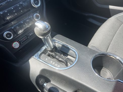 Used 2017 Ford Mustang Coupe RWD image 22