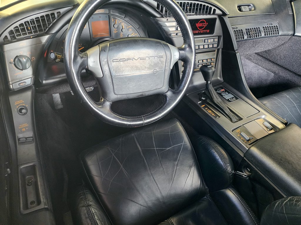 Used 1990 Chevrolet Corvette Coupe RWD image 12