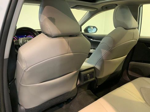 Used 2020 Toyota Camry XSE image 38