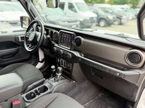 Used 2022 Jeep Wrangler Unlimited Sport AWD/4WD image 30