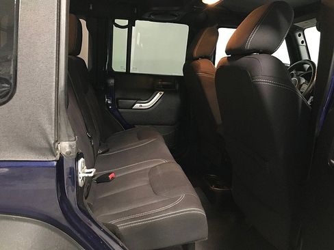 Used 2013 Jeep Wrangler Unlimited Rubicon w/ Connectivity Group image 16