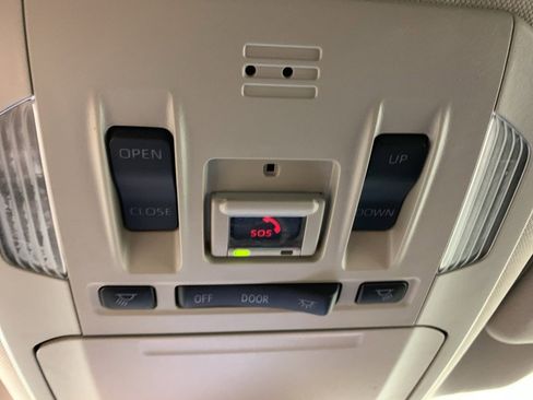 Used 2023 Toyota Highlander Limited image 25